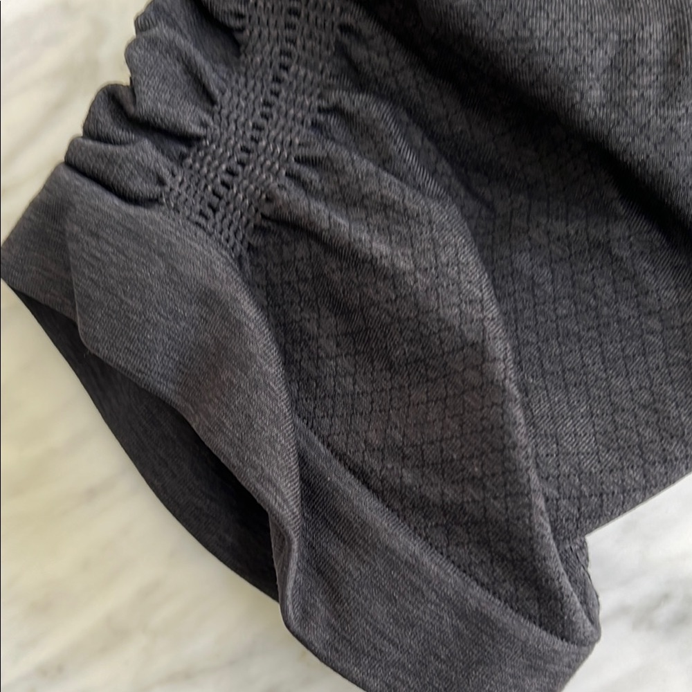 Lululemon Seamless Cropped  Ruched Leggings - Picture 6 of 7